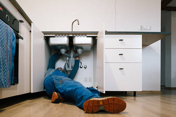 Professional Emergency Plumber technician working in Tougaloo, MS